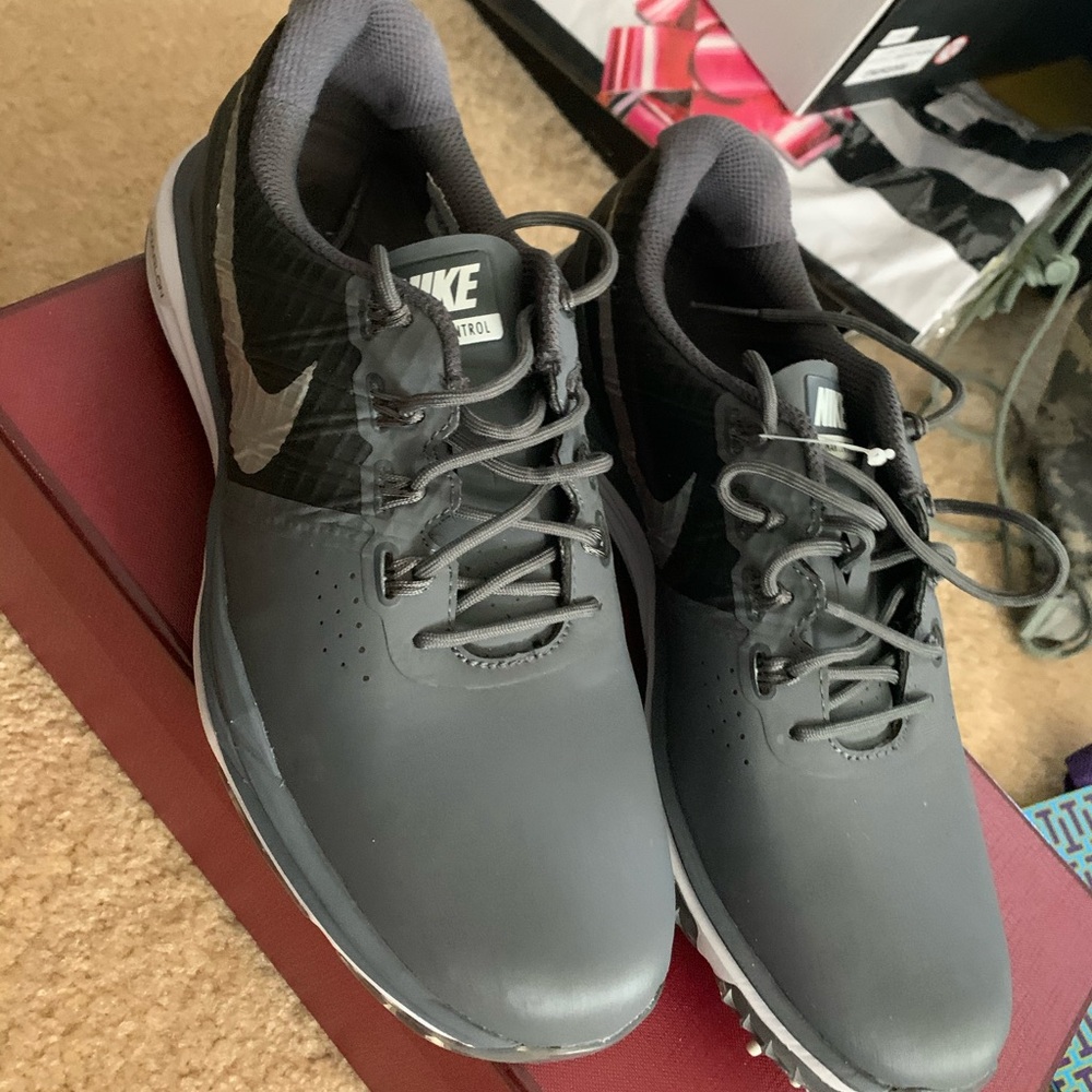 New! Nike womens golf shoes